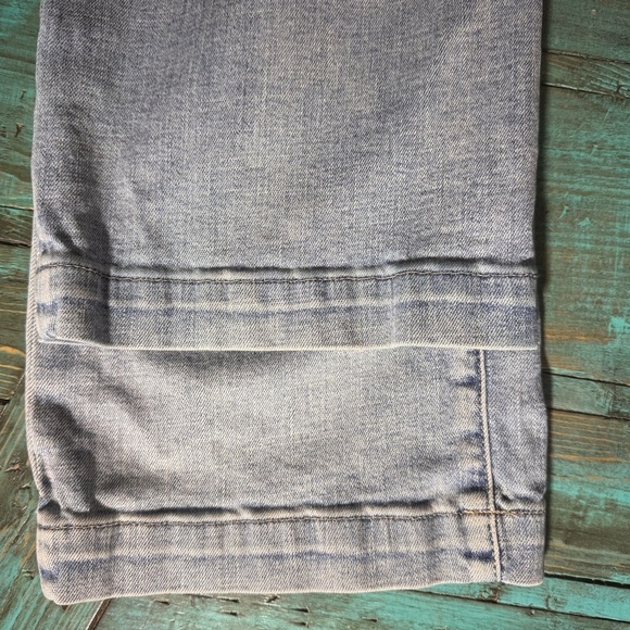 Gap High Rise Wide Leg Denim Blue Jeans Size 26 Embroidered Flowers & Bee - Picture 15 of 15